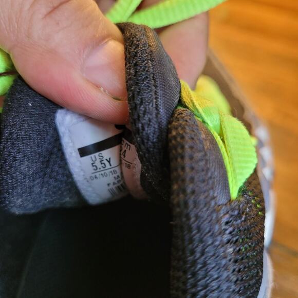 Nike air sneakers in black - Picture 2 of 4